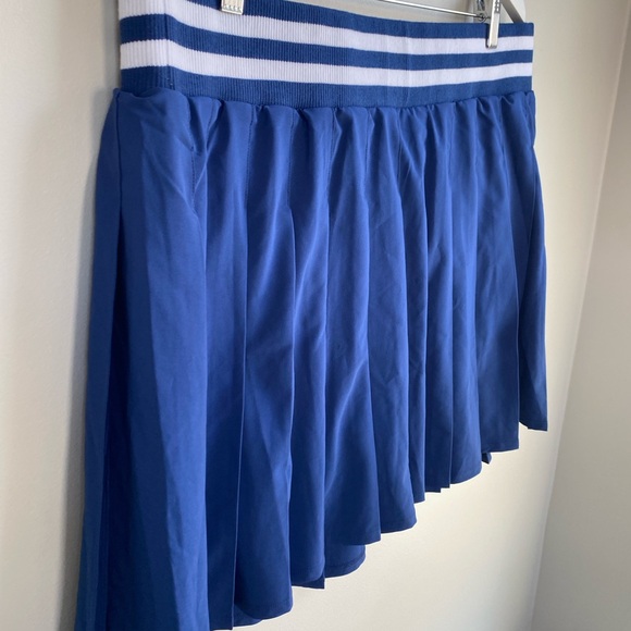 Torrid TRU Woven Stretch Active Skirt with shorts - Picture 3 of 8